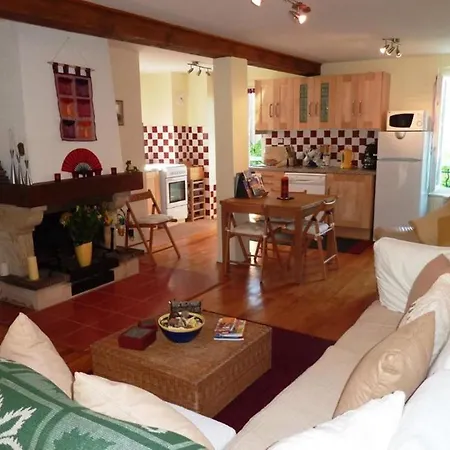 Holiday home Cottages Melanie & Menezil