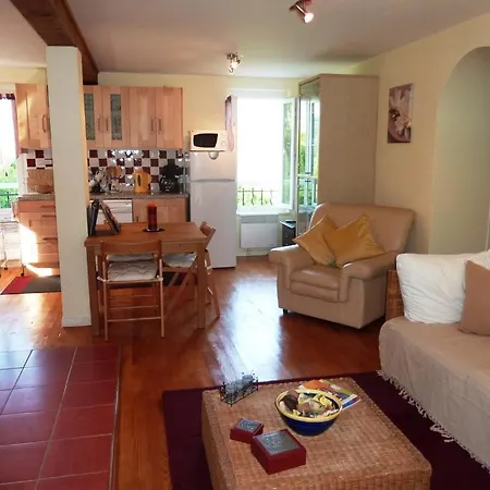 Cottages Melanie & Menezil *